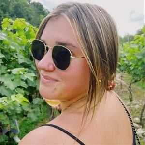 Meet your Posher, Sidney